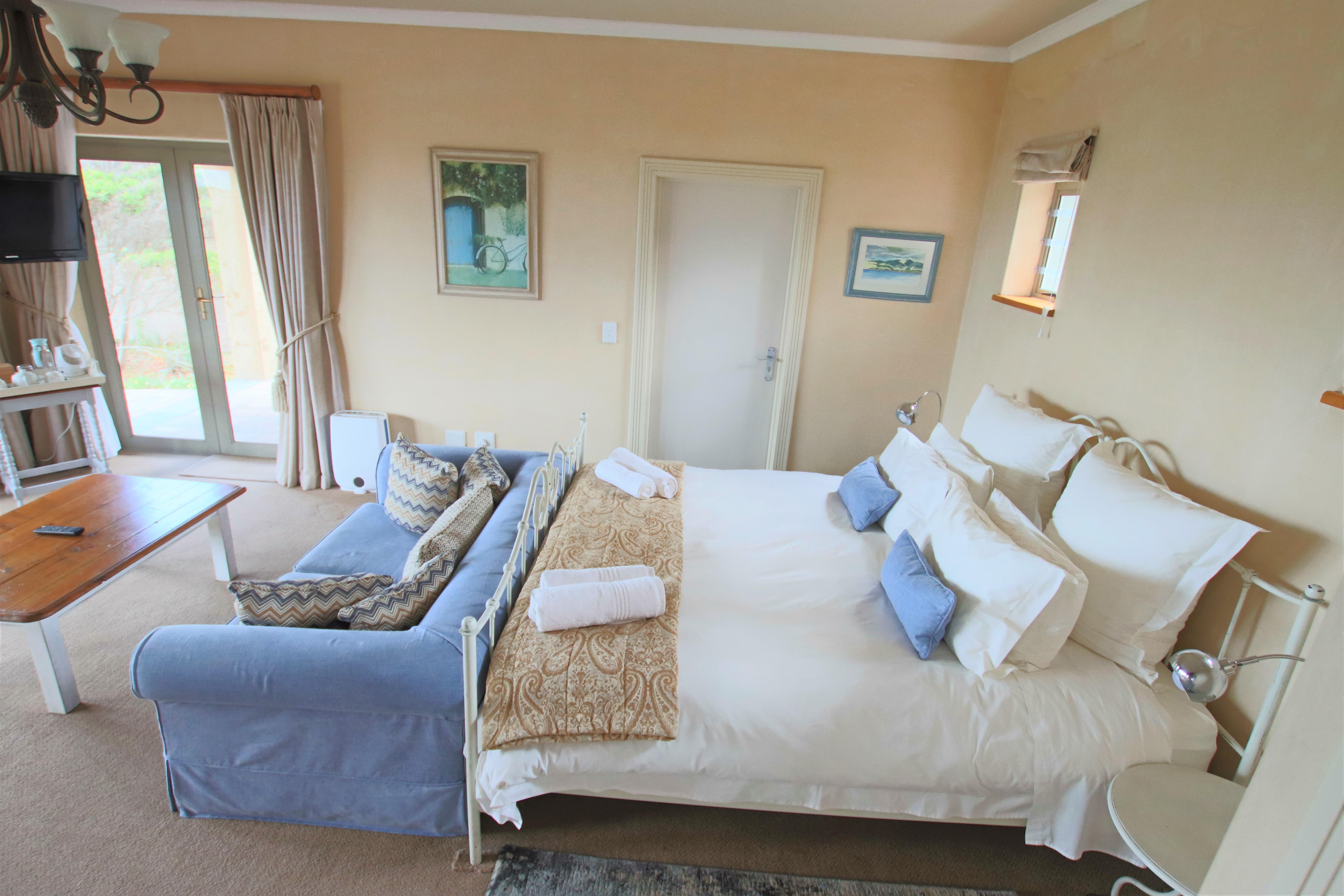 On The Cliff Guest House Херманус Экстерьер фото