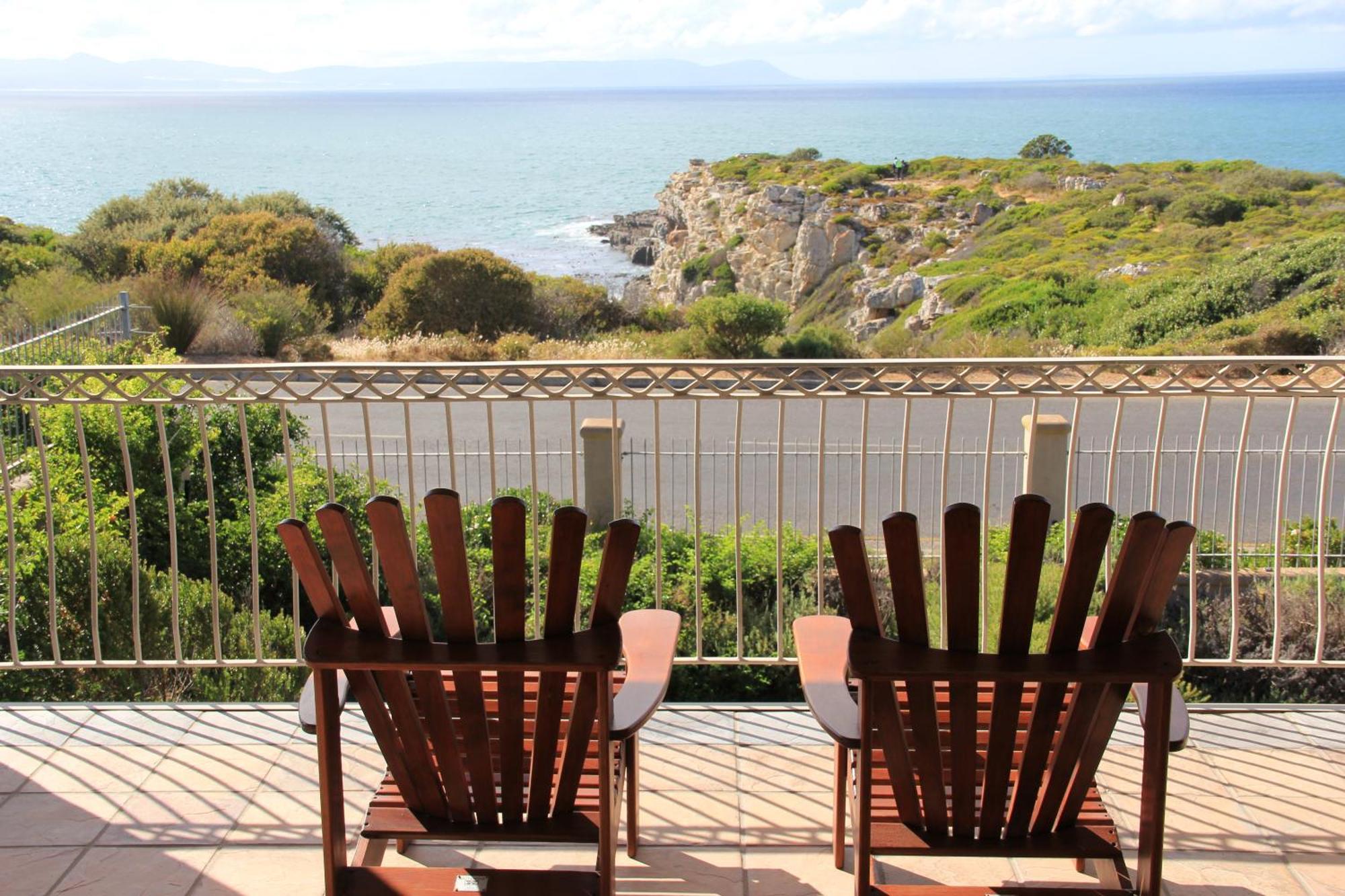 On The Cliff Guest House Херманус Экстерьер фото